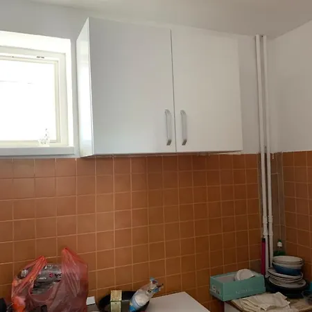 Inchiriez Apartament Zona Tomis Nord 康斯坦察